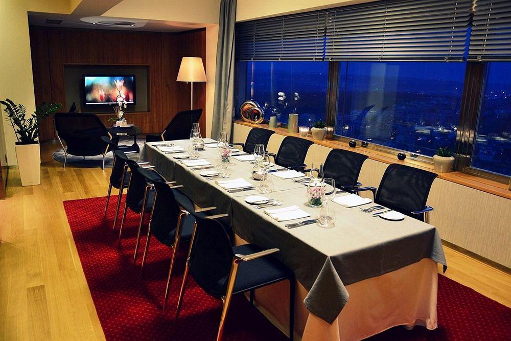 One Room Hotel Prag Exteriör bild