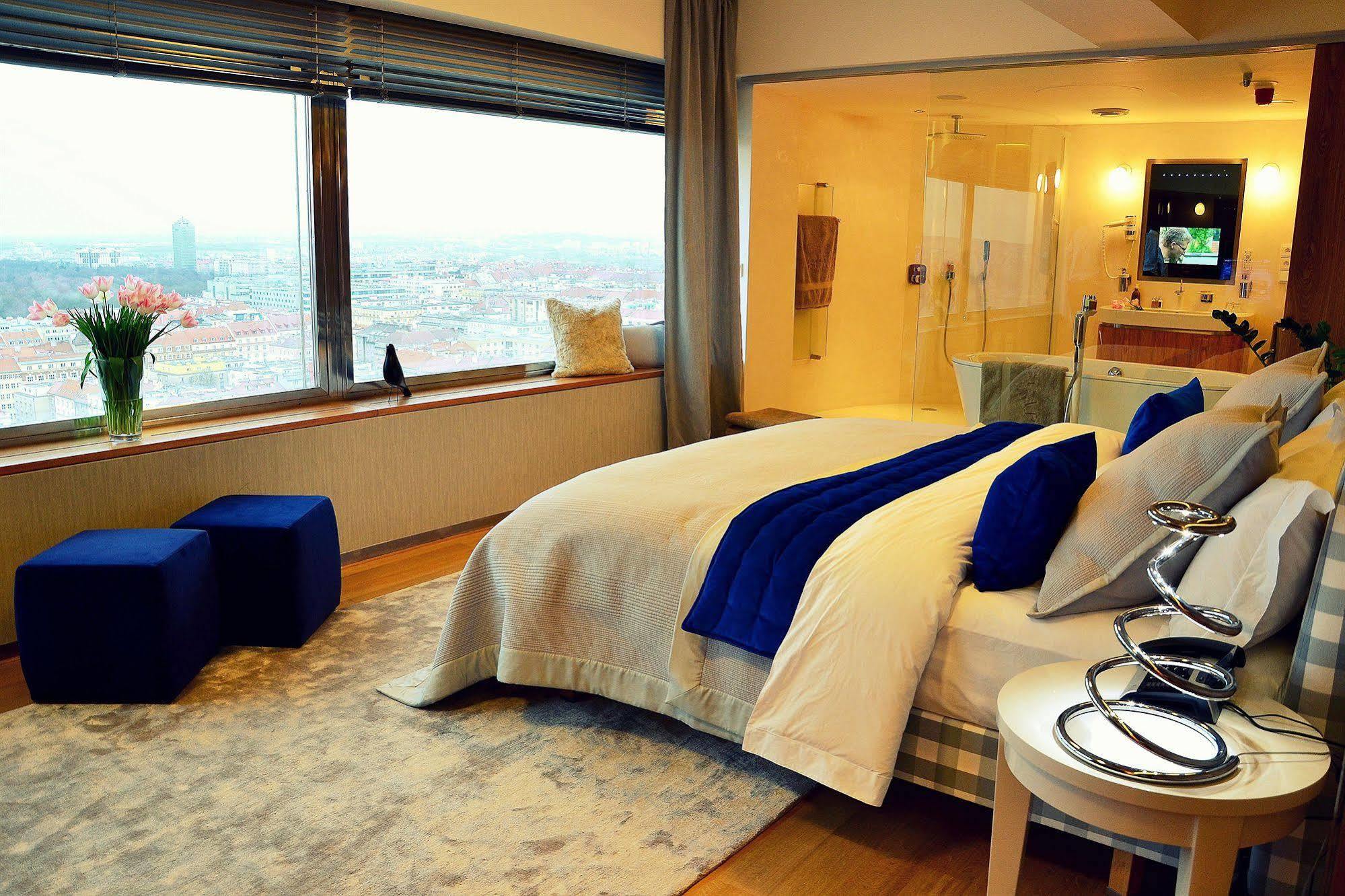 One Room Hotel Prag Exteriör bild
